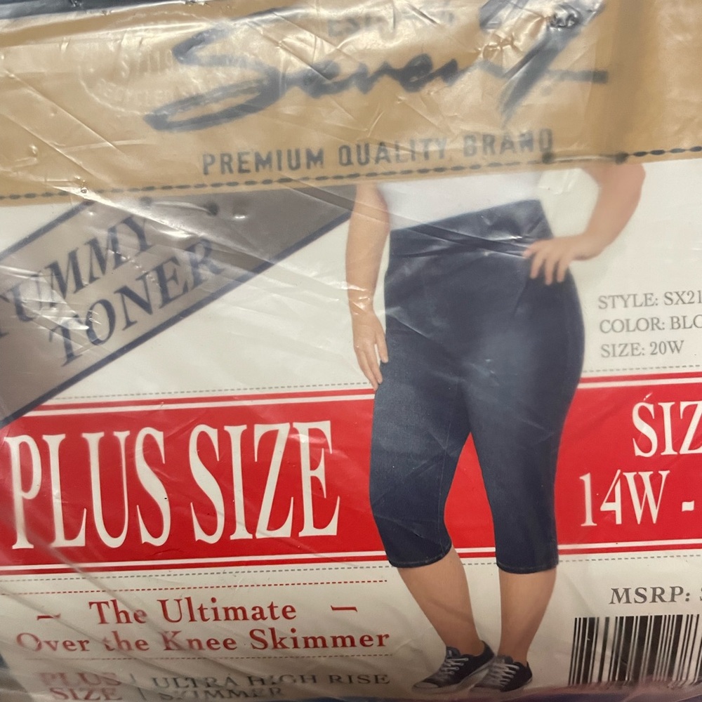 Over the knee skimmer stretch shorts/capris brand new in package !